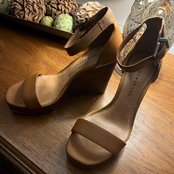 Lucky Brand wedge shoe - Picture 2 of 2